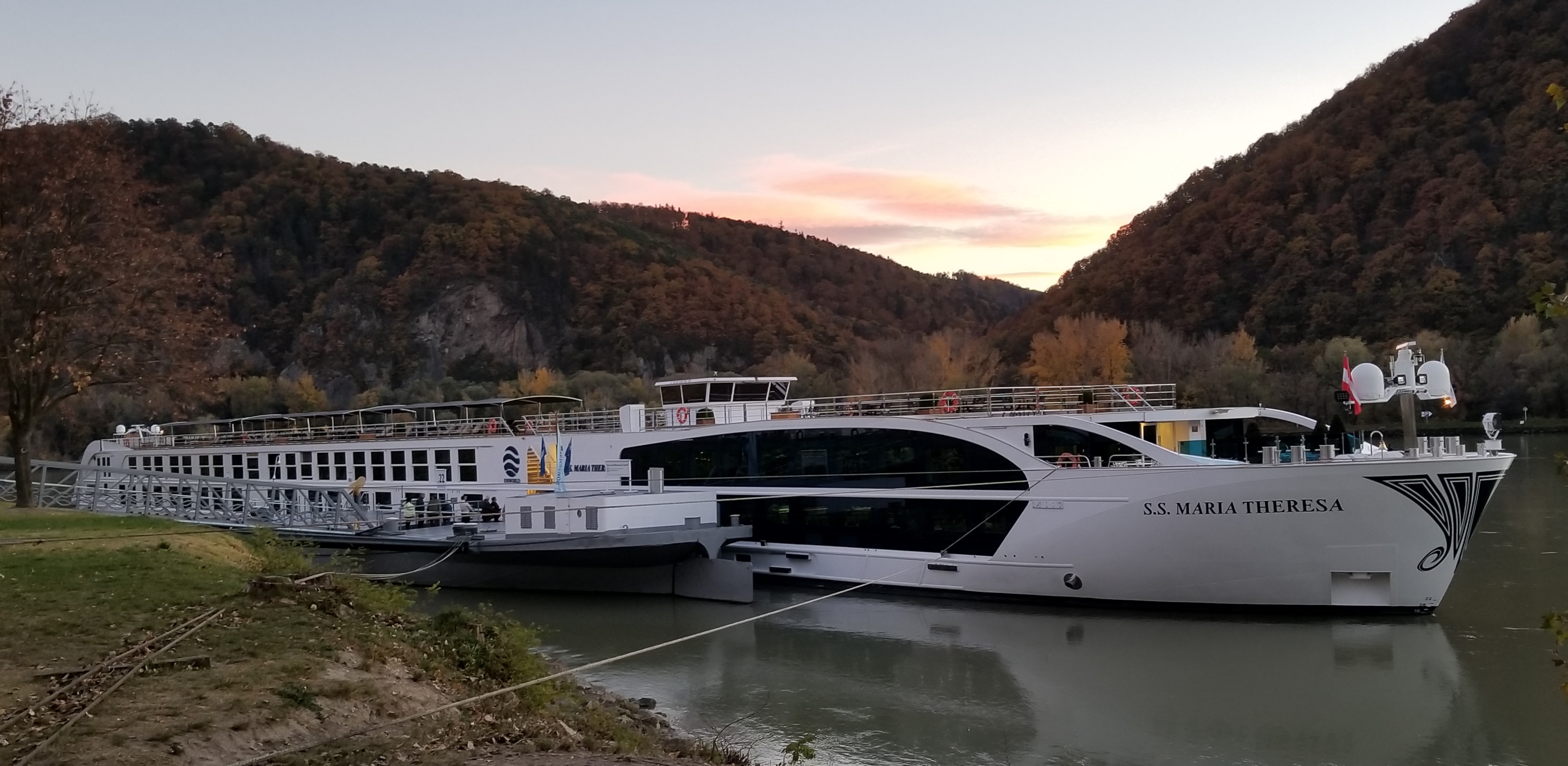 Maria Teresa at sunset